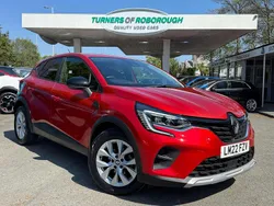 Red Used 2022 Renault Captur Iconic SUV | £17,000 (Fair price)