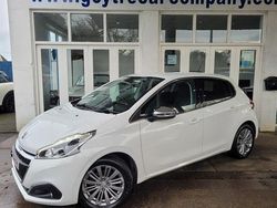 White Used 2018 Peugeot 208 Allure Hatchback | £5,995 (Fair price)