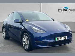 Deep blue metallic Used 2022 Tesla Model Y Long Range AWD SUV | £26,500 (Fair price)