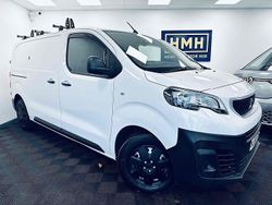 White Used 2019 Peugeot Expert Van | £10,000 (Fair price)