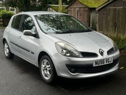 Silver Used 2006 Renault Clio II Dynamique Hatchback | £1,500 (Good price)