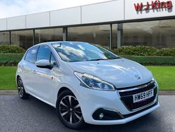 White Used 2019 Peugeot 208 S Hatchback | £9,395 (Fair price)