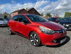 Red Used 2014 Renault Clio IV Dynamique Hatchback | £2,495 (Fair price)