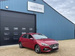 Red Used 2022 Hyundai i30 SE Hatchback | £11,990 (Fair price)