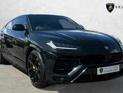 Black Used 2022 Lamborghini Urus SUV | £184,990 (Fair price)