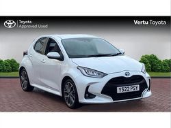 White Used 2022 Toyota Yaris Hybrid Hatchback | £17,871 (Fair price)