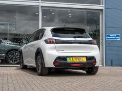 White Used 2021 Peugeot e-208 Allure Premium Hatchback | £9,689 (Fair price)