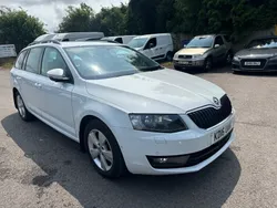 White Used 2016 Skoda Octavia SE L Estate | £9,499 (Fair price)