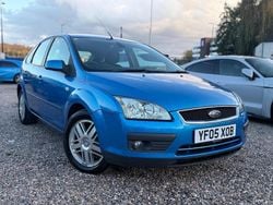 Blue Used 2005 Ford Focus Ghia Hatchback | £999 (Good price)