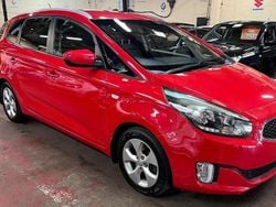 Red Used 2015 Kia Carens MPV | £4,495 (Fair price)