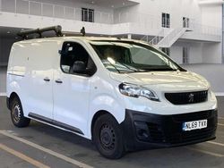 White Used 2019 Peugeot Expert Van | £8,550 (Fair price)