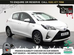 White Used 2019 Toyota Yaris Hybrid Hatchback | £10,890 (Fair price)