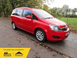 Red Used 2013 Vauxhall Zafira Design Edition MPV | £2,395 (Fair price)