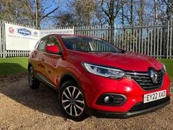 Flame red Used 2022 Renault Kadjar Equilibre SUV | £16,990 (Fair price)