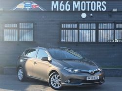 Bronze Used 2018 Toyota Auris Hatchback | £13,395 (Fair price)