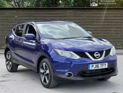 Blue Used 2016 Nissan Qashqai N-Connecta SUV | £6,995 (Fair price)