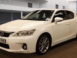 White Used 2013 Lexus CT200h Hatchback | £8,999 (Fair price)