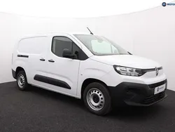 White New 2025 Citroën Berlingo MPV | £17,549 (Fair price)