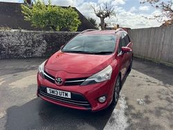 Red Used 2013 Toyota Verso MPV | £8,000 (Fair price)