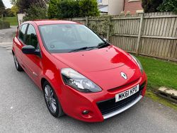 Red Used 2011 Renault Clio II Dynamique Hatchback | £1,990 (Fair price)
