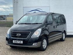 Black Used 2016 Hyundai I800 SE MPV | £10,995 (Fair price)