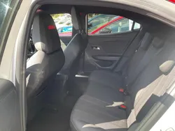 White Used 2022 Vauxhall Mokka SRi SUV | £14,989 (Fair price)