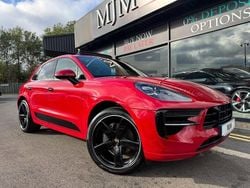 Red Used 2019 Porsche Macan SUV | £39,990 (Expensive)