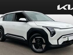 White New 2025 Kia EV3 Air SUV | £29,597 (Super price)