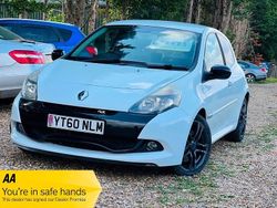 White Used 2010 Renault Clio II Hatchback | £4,995 (Fair price)