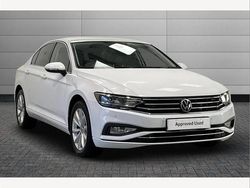 White Used 2022 VW Passat SEL Sedan | £16,990 (Fair price)
