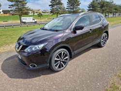 Black Used 2015 Nissan Qashqai Tekna SUV | £6,495 (Fair price)