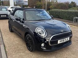 Black Used 2018 Mini Cooper Hatchback | £11,491 (Super price)