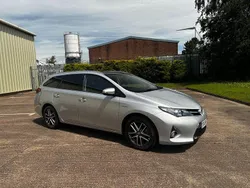 Silver Used 2014 Toyota Auris Hybrid Estate | £11,495 (Fair price)
