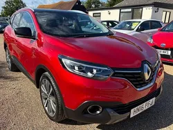 Red Used 2016 Renault Kadjar Signature SUV | £7,395 (Fair price)