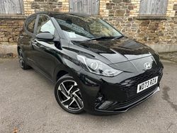 Black Used 2024 Hyundai i10 Premium Hatchback | £12,295 (Good price)