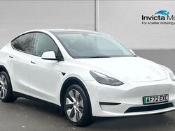 White Used 2022 Tesla Model Y Long Range AWD SUV | £25,500 (Fair price)