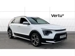 White Used 2023 Kia Niro 4 SUV | £25,495 (Expensive)