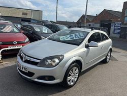 Silver Used 2009 Vauxhall Astra Design Edition Hatchback | £2,495 (Fair price)