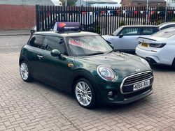 Green Used 2016 Mini Cooper D Hatch Hatchback | £3,699 (Fair price)