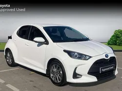 Pure white Used 2022 Toyota Yaris Hybrid Hatchback | £16,811 (Super price)