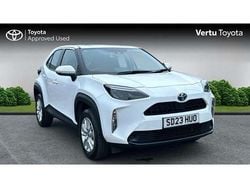 White Used 2023 Toyota Yaris Cross SUV | £18,973 (Good price)