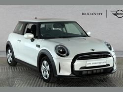 White Used 2022 Mini Cooper Classic Hatchback | £19,900 (Fair price)