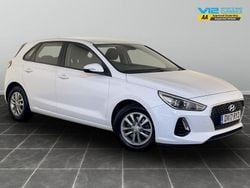White Used 2017 Hyundai i30 Hatchback | £8,395 (Fair price)