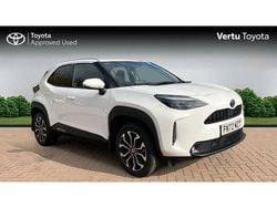 White Used 2022 Toyota Yaris Hybrid Design SUV | £20,105 (Fair price)
