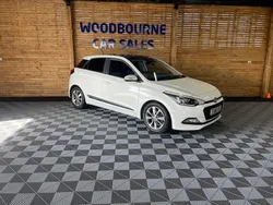 White Used 2016 Hyundai i20 Premium SE Hatchback | £8,495 (Fair price)