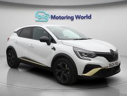 White Used 2024 Renault Captur Engineered SUV | £19,200 (Fair price)