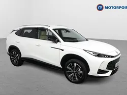 White New 2025 MG HS Trophy SUV | £23,249 (Fair price)