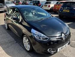 Black Used 2014 Renault Clio IV Dynamique Hatchback | £9,325 (A bit pricey)