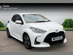 White Used 2025 Toyota Yaris Hybrid Design Hatchback | £20,254 (Super price)