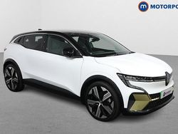 White Used 2023 Renault Mégane Iconic Hatchback | £19,699 (Fair price)